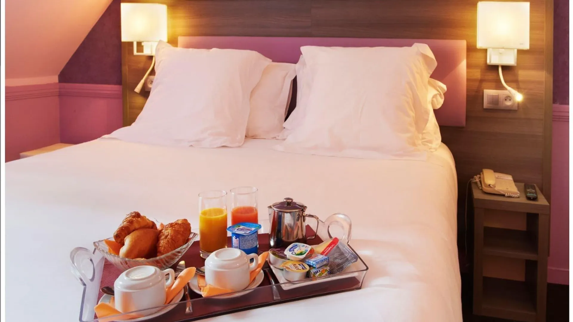 Hotel Poussin 3*
