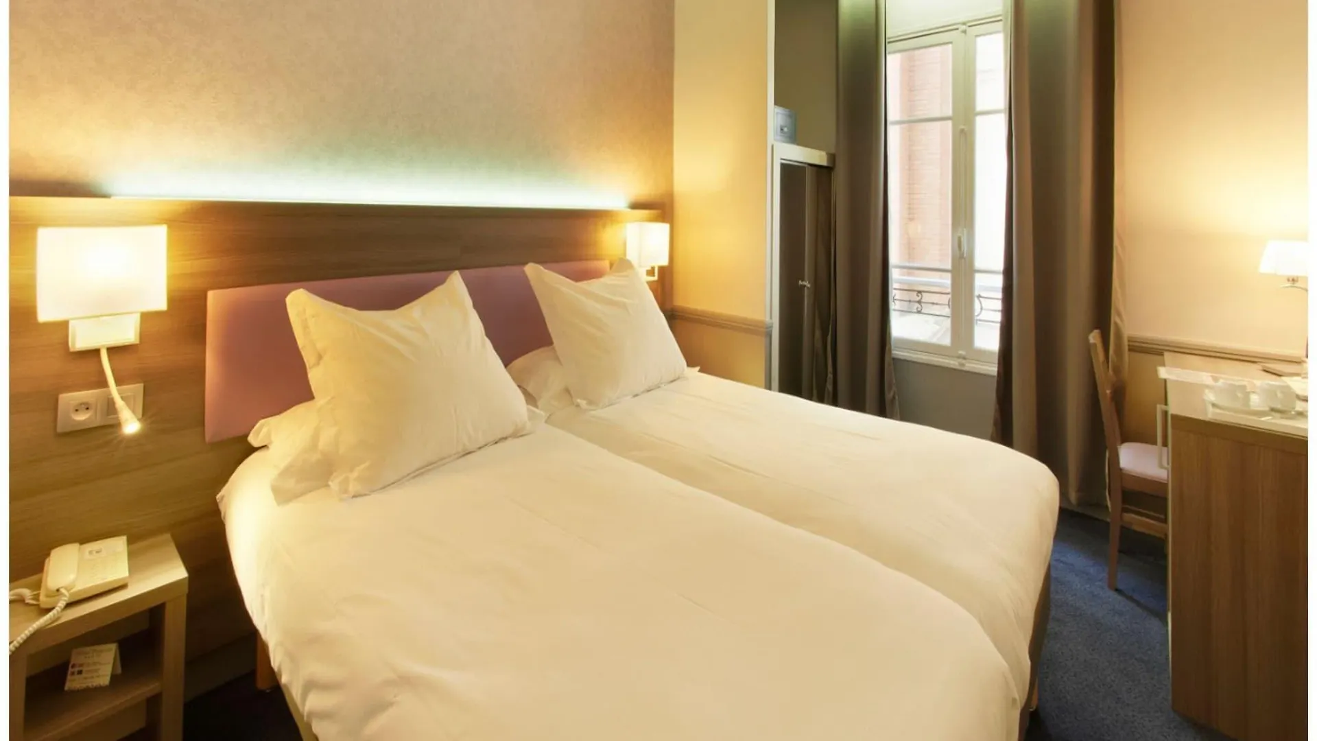 Hotel Poussin 3*