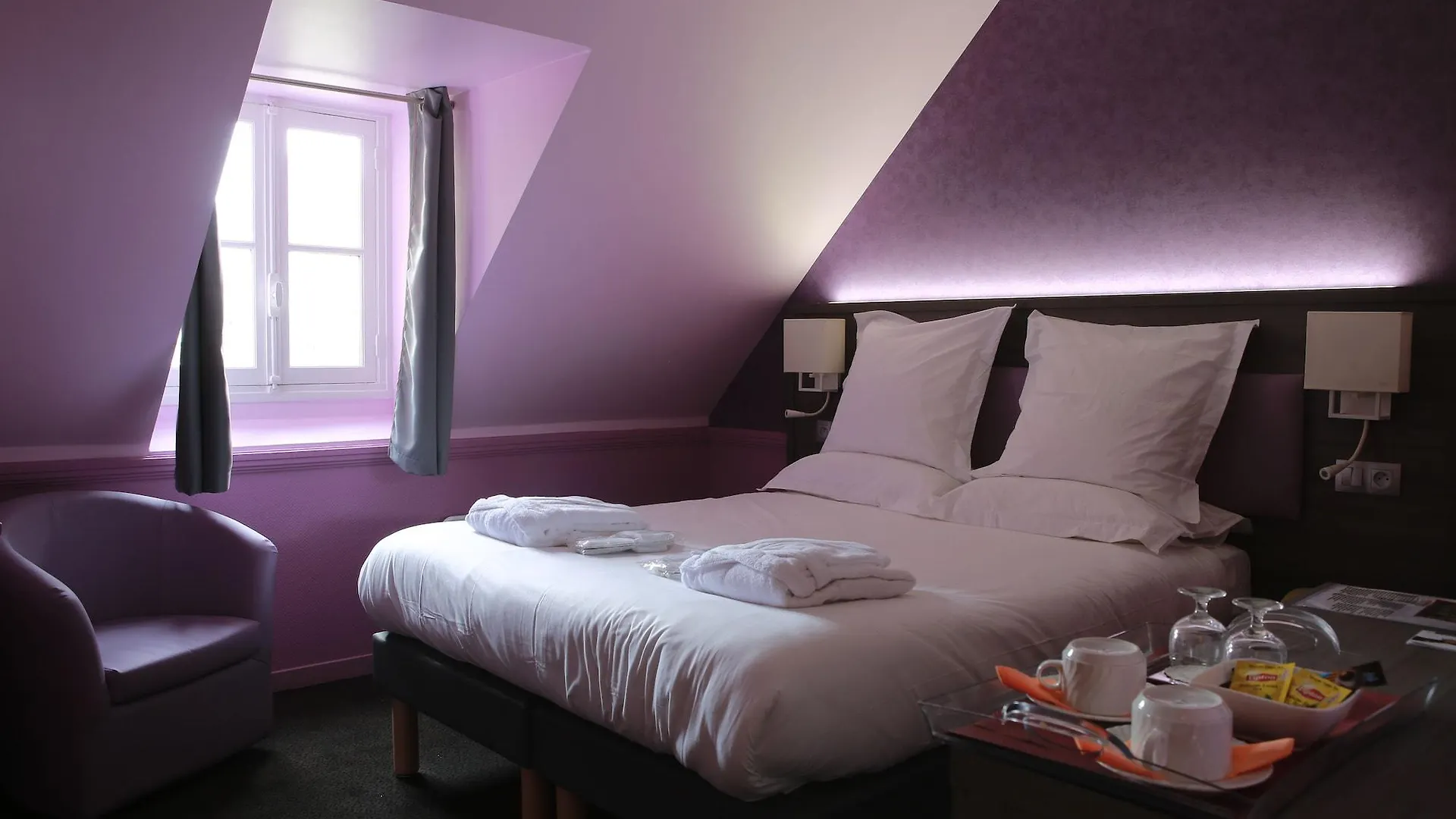 Poussin Hotel 3*